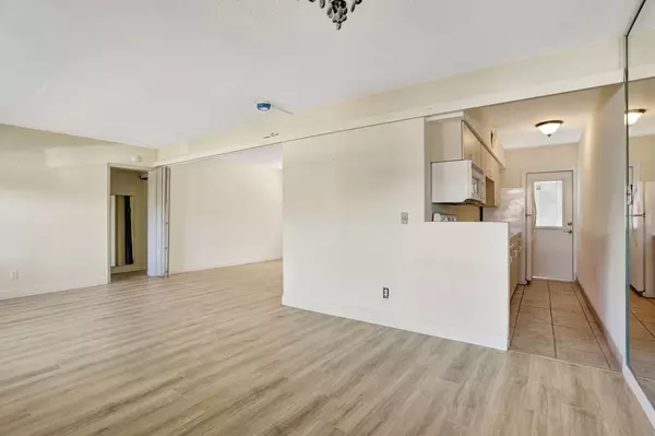 Pompano Beach, FL 33062,3212 NE 8th CT 7