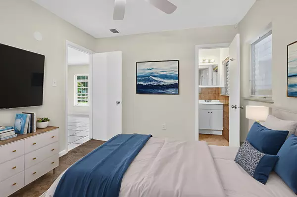 Boca Raton, FL 33431,13 Forest Hills LN