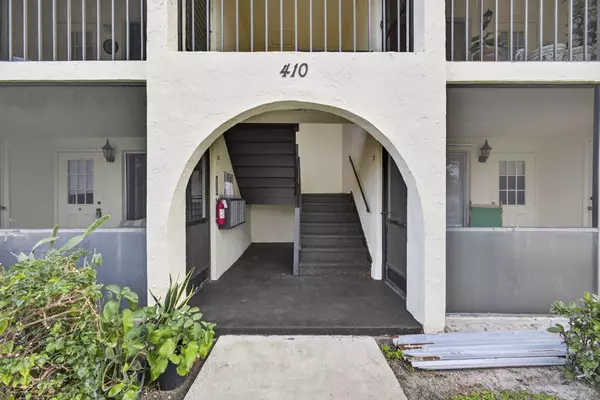 Greenacres, FL 33463,5960 Whispering Pine WAY A-2