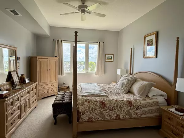 Fort Pierce, FL 34949,33 W Harobur Isle DR 304