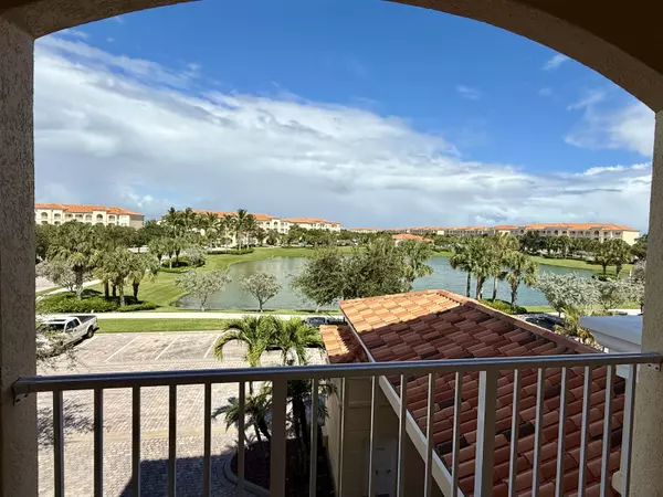 Fort Pierce, FL 34949,33 W Harobur Isle DR 304