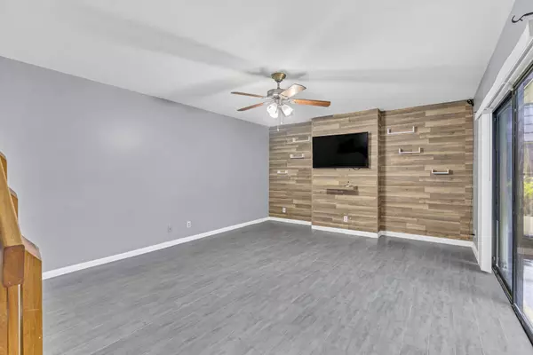 West Palm Beach, FL 33417,4585 Cherry RD