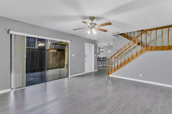 West Palm Beach, FL 33417,4585 Cherry RD