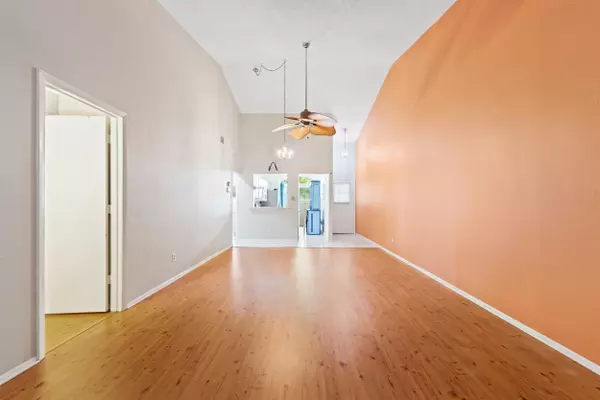 Port Saint Lucie, FL 34952,1656 SE Green Acres CIR D103