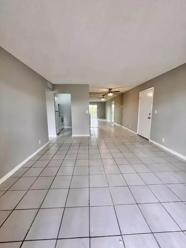 West Palm Beach, FL 33415,1766 Abbey RD 201