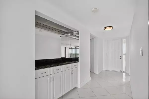 Boca Raton, FL 33433,6620 Boca Del Mar DR 706