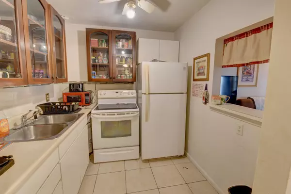 Deerfield Beach, FL 33442,383 Markham R