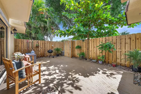 Palm Springs, FL 33461,226 Lake Arbor DR