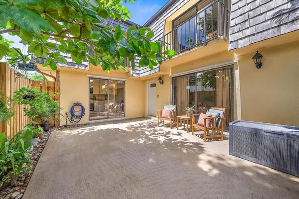 Palm Springs, FL 33461,226 Lake Arbor DR