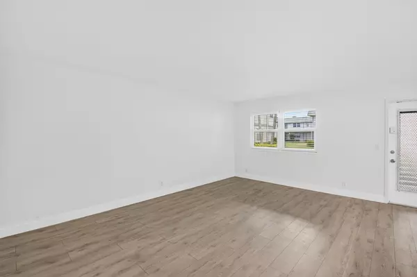 Delray Beach, FL 33446,212 Monaco WAY E