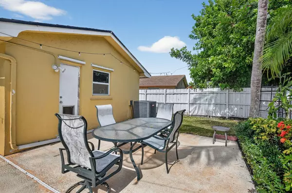 Deerfield Beach, FL 33442,1320 SW 24th TER