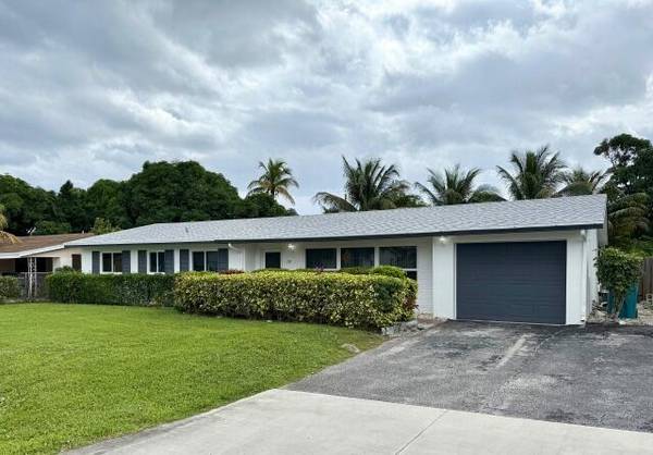 218 SW 12th AVE, Boynton Beach, FL 33435