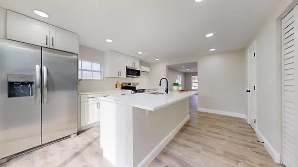 West Palm Beach, FL 33401,1448 8th ST