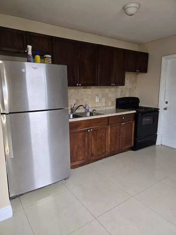 Riviera Beach, FL 33404,547 W 4th ST