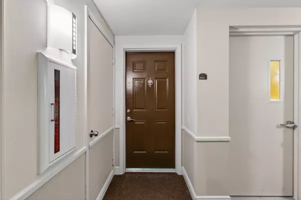 West Palm Beach, FL 33401,610 Clematis ST 433