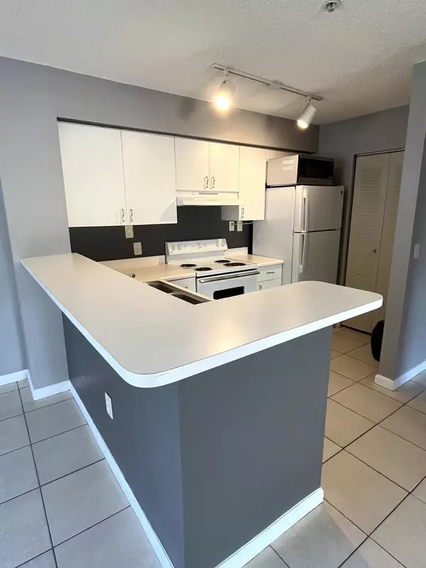 Lake Worth, FL 33463,7808 Sonoma Springs CIR 208