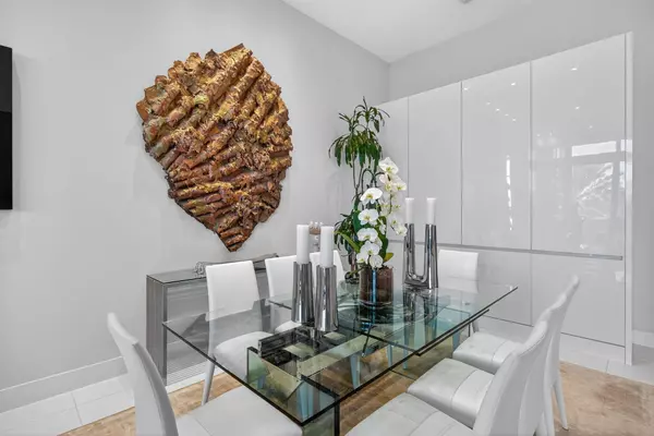 North Palm Beach, FL 33408,2 Water Club WAY 301