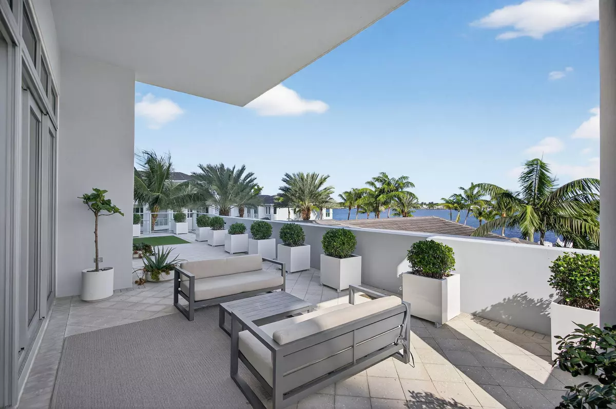 North Palm Beach, FL 33408,2 Water Club WAY 301