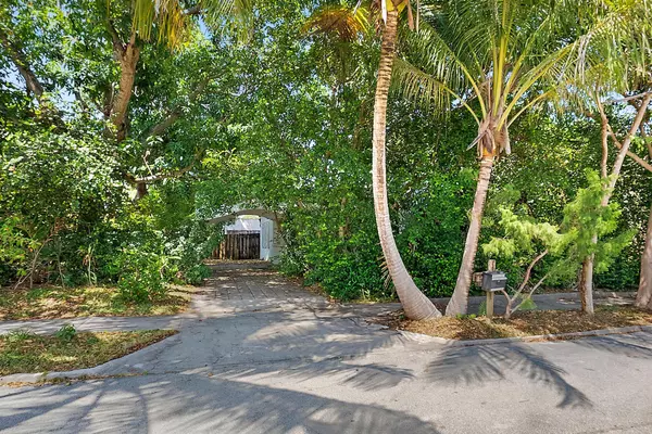 West Palm Beach, FL 33407,809 37th ST