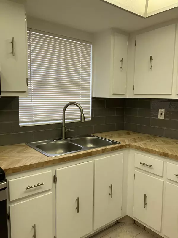 West Palm Beach, FL 33415,5483 Cresthaven BLVD C