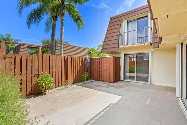 Lake Worth, FL 33461,3960 August DR