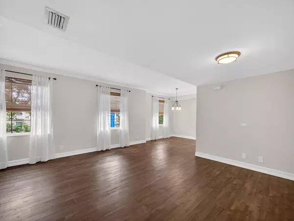 West Palm Beach, FL 33401,747 N ST