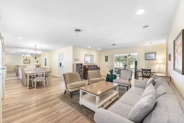 Boca Raton, FL 33486,669 SW 3rd ST