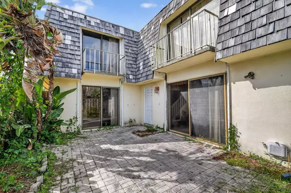 Palm Springs, FL 33461,306 Lake Arbor DR