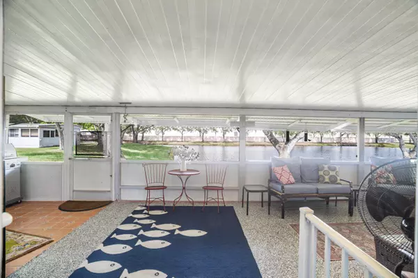 Boca Raton, FL 33433,8119 South ST