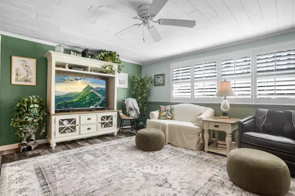 Boca Raton, FL 33433,8119 South ST