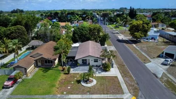 Boynton Beach, FL 33426,701 SW 1st AVE