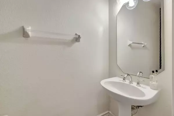 Port Saint Lucie, FL 34983,6099 NW Helmsdale WAY