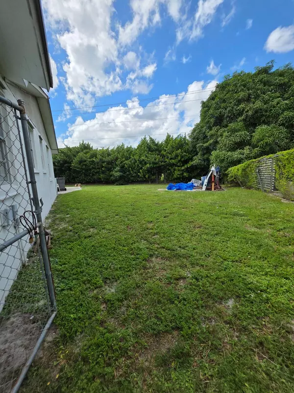 West Palm Beach, FL 33415,950 W Sumter RD