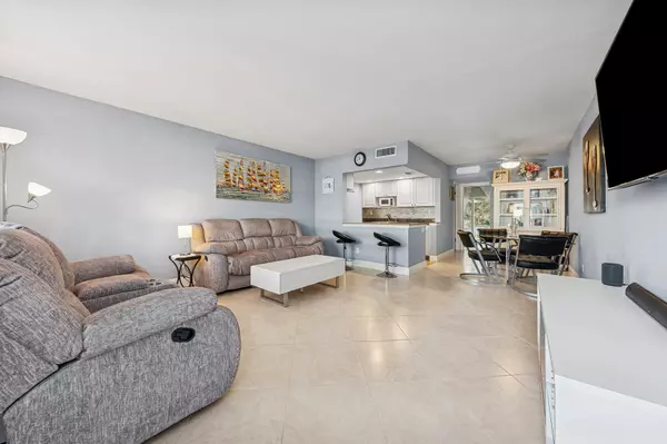 Palm Beach, FL 33480,2565 S Ocean BLVD 1180