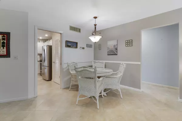 Tequesta, FL 33469,4 Garden ST 101