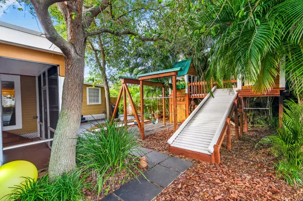 Cloud Lake, FL 33406,303 Lang RD