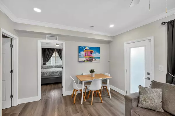 Miami Beach, FL 33139,1004 Pennsylvania AVE 7