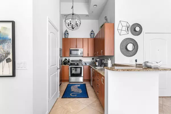 West Palm Beach, FL 33401,701 S Olive AVE 302