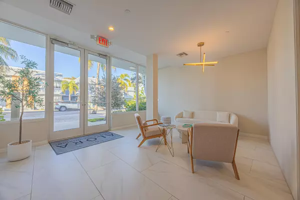 Lake Worth, FL 33460,117 Lake AVE 401