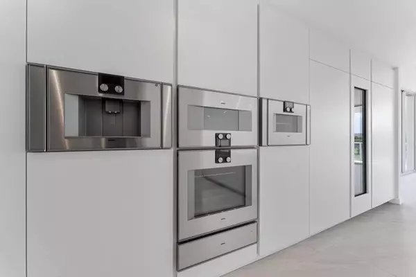 Boca Raton, FL 33432,210 SE Mizner BLVD 301