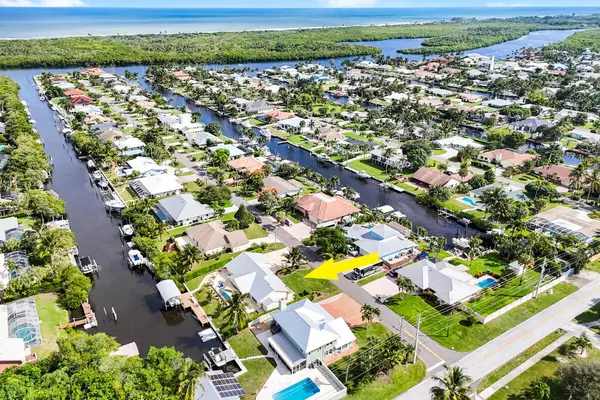 Hobe Sound, FL 33455,8295 SE Palm ST