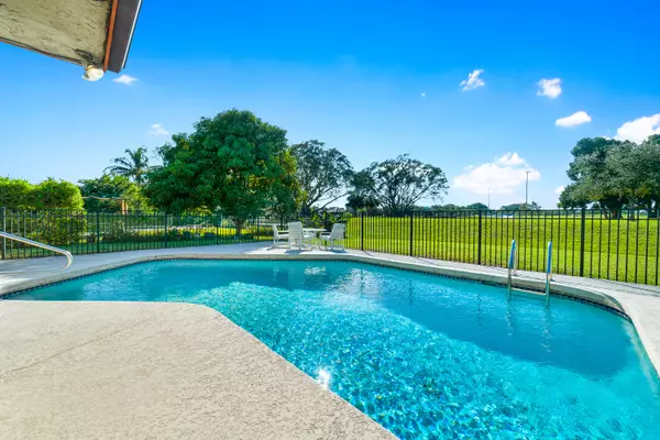 Royal Palm Beach, FL 33411,215 Sandpiper AVE