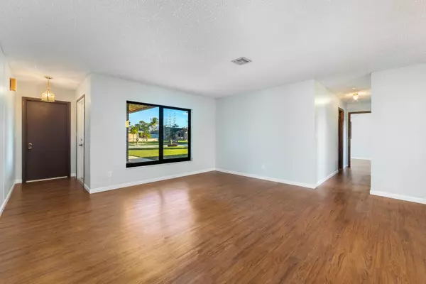 Royal Palm Beach, FL 33411,215 Sandpiper AVE