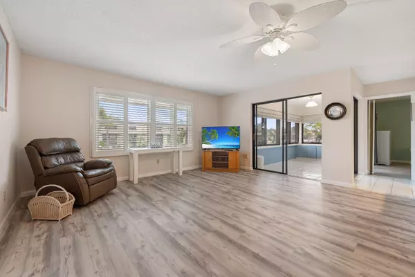 Stuart, FL 34996,1800 SE Saint Lucie BLVD 11-203