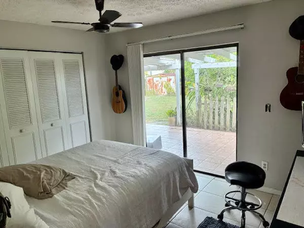 Port Saint Lucie, FL 34953,2351 SW Chestnut LN