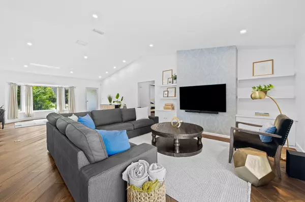 Lighthouse Point, FL 33064,3011 NE 51st ST