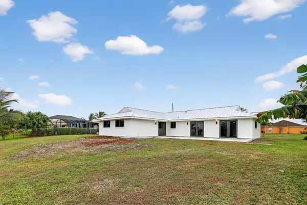 Port Saint Lucie, FL 34984,617 SE Whitmore DR