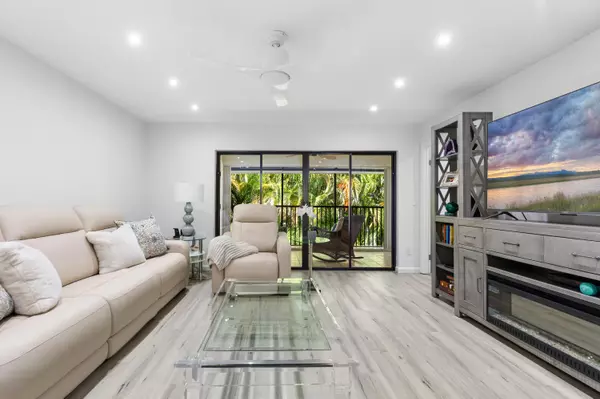 Delray Beach, FL 33483,50 Pelican Pointe DR 204