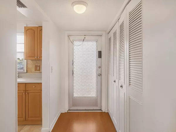 West Palm Beach, FL 33417,4 Golfs Edge E