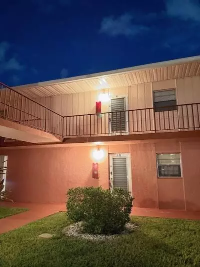 West Palm Beach, FL 33417,4 Golfs Edge E